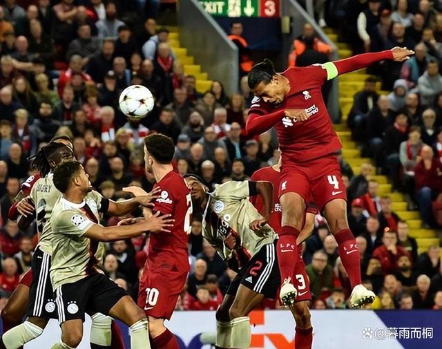 里昂绝杀热刺，哈兰德乌龙送礼德甲