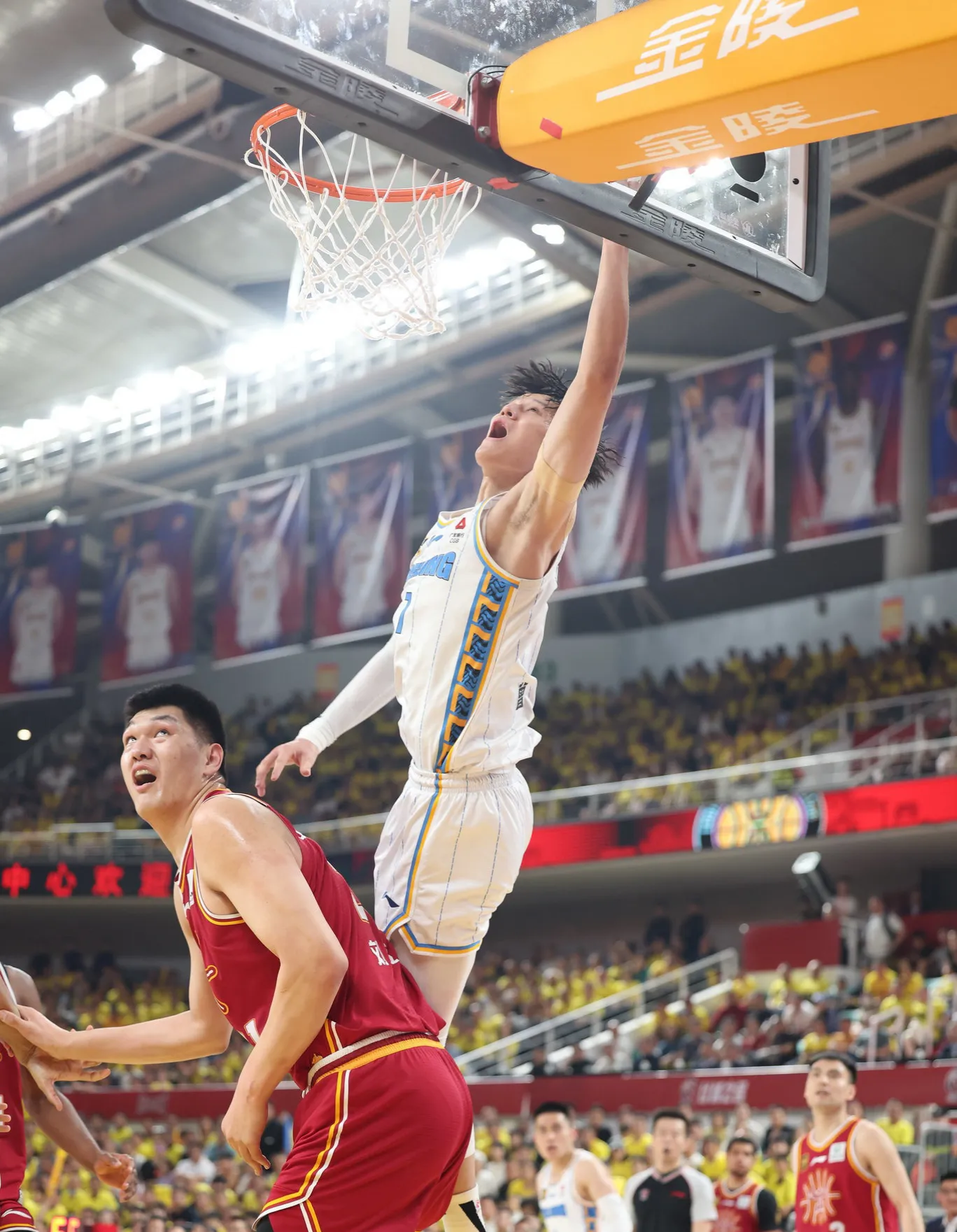 北京首钢队在主场面对对手表现强势