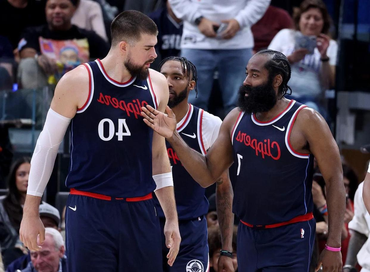 保罗乔治砍下三双,带领洛杉矶快船横扫华盛顿奇才的简单介绍 保罗乔治砍下三双,带领洛杉矶快船横扫华盛顿奇才的简单介绍