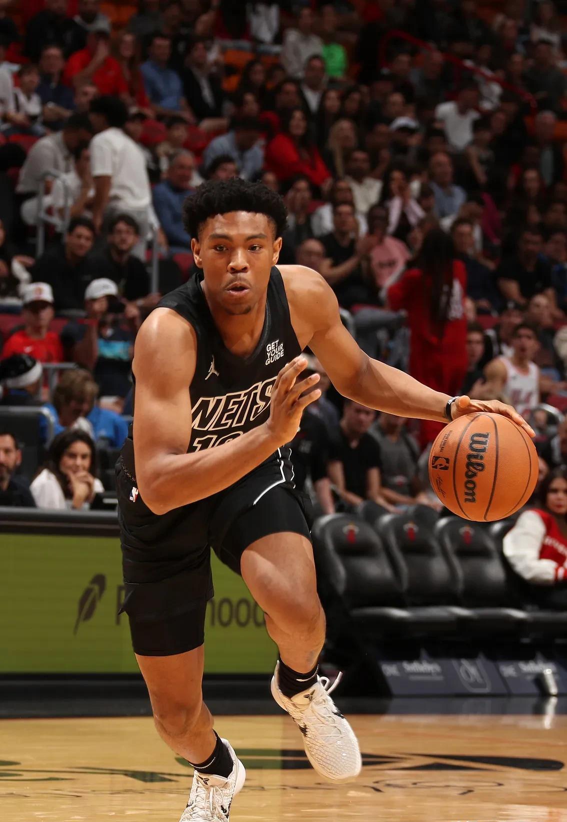 雷火电竞简介-火箭逆转湖人，西蒙斯打破历史纪录